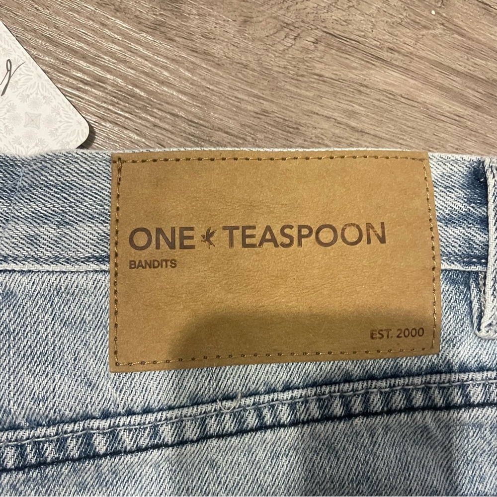 NWT One Teaspoon Bandit Jean Denim Shorts in Salty Dog Wash - Picture 10 of 13